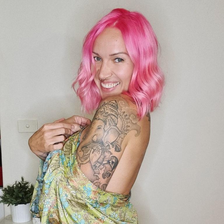 Hippie Step Sister Indica Flowers Sensual Tantric Nude Massage Eporner Hippie Step Sister Indica Flowers Sensual Tantric Nude Massage Eporner