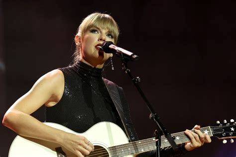 Taylor Swift Album Leak Alleged As Lyrics Mocked Online Newsweek