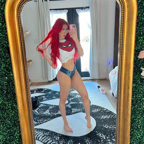 Zoey Di Giacomo Feet